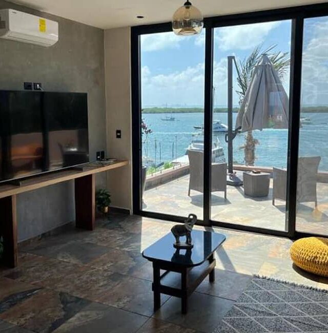 isla mujeres hotels on the beach