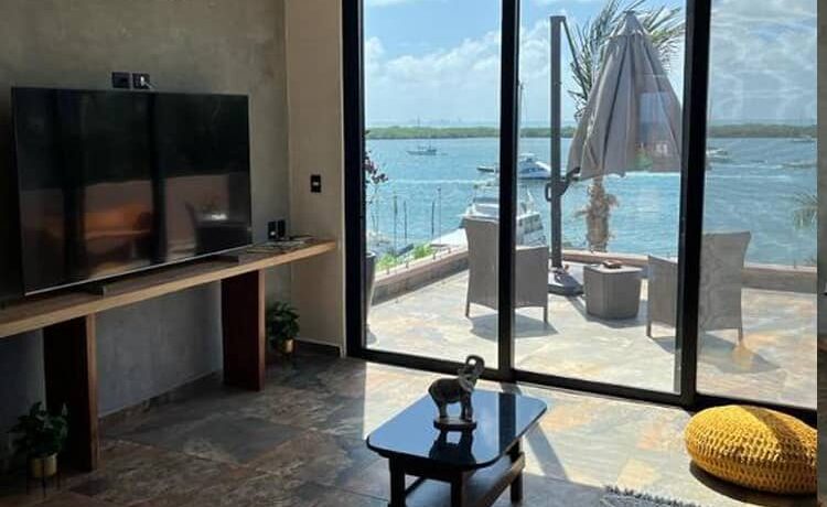 isla mujeres hotels on the beach